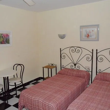 Micaela Charming Albergue